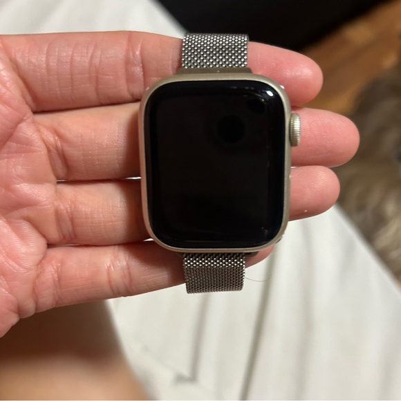 I am selling a Apple Watch is serie 7